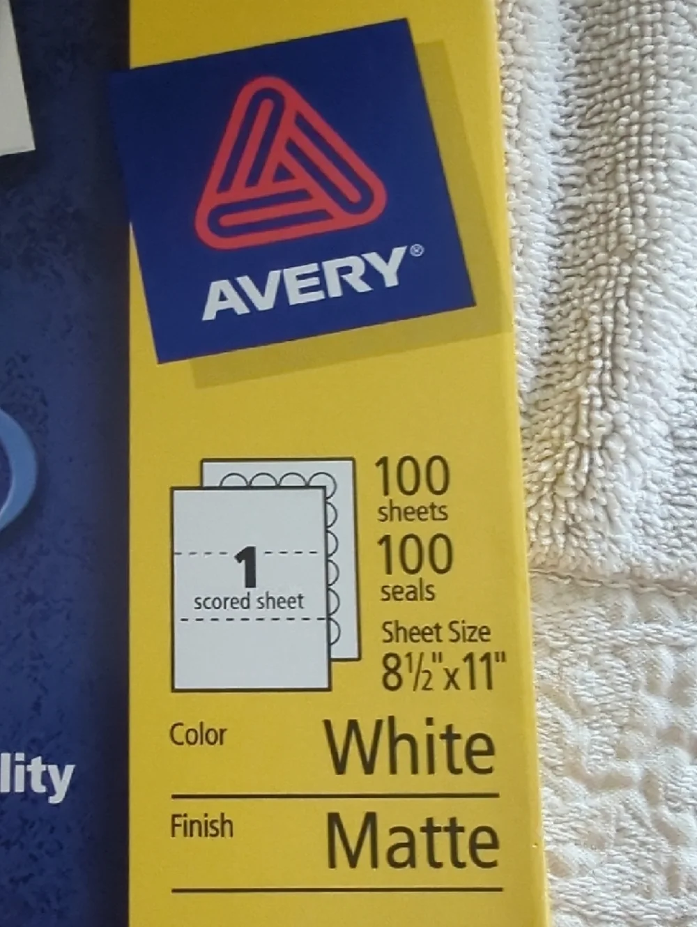 Avery Matte Tri-Fold Brochures - Blue & Yellow Packaging
